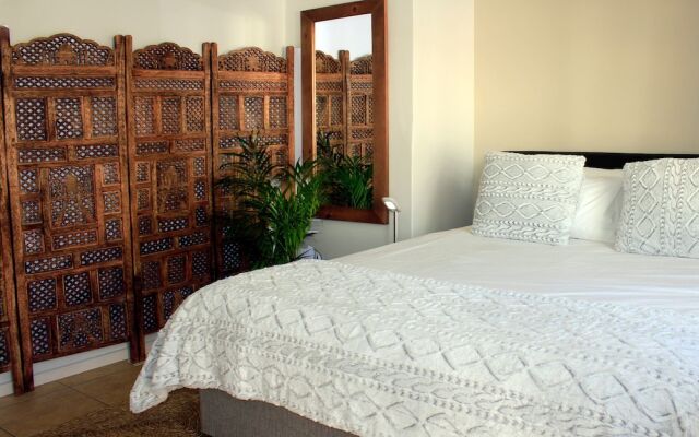 Surfs Up Studio Muizenberg Beachfront