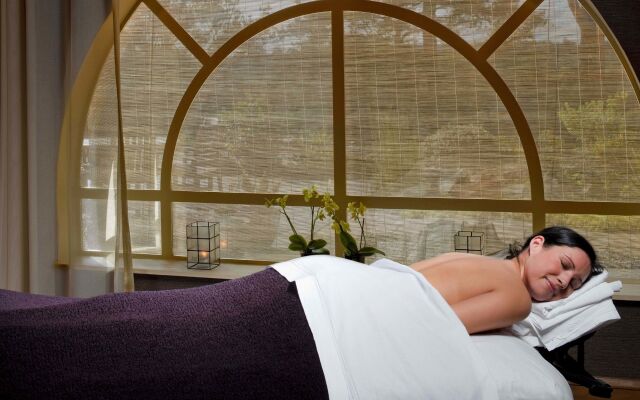 Chaminade Resort & Spa