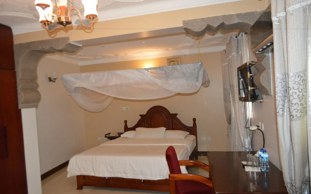 Super Paradise Hotel