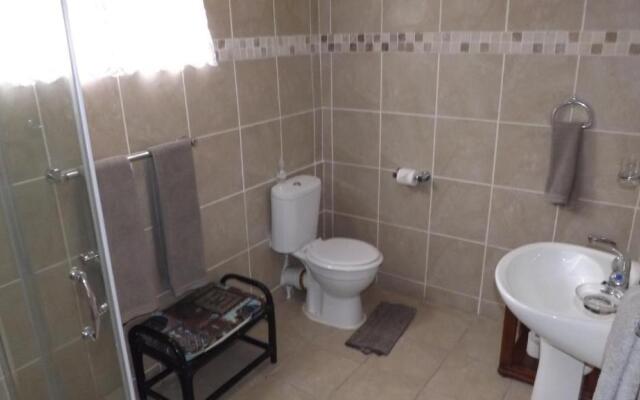 Thatchings Guest House