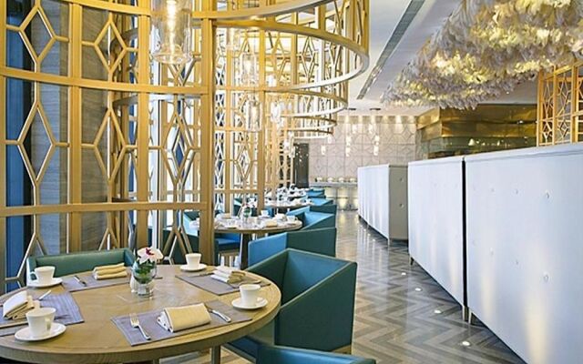 Cineaste Garden Hotel