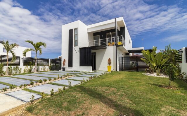 Modern 4-BR Villa in Gated Community