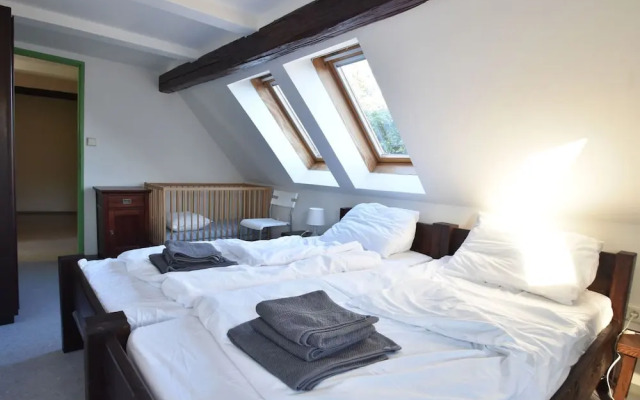 Authentic Holiday Home with Garden near Trutnov