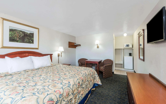 Knights Inn North Attleboro