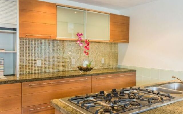 Villa Azalea Inn & Organic Farm