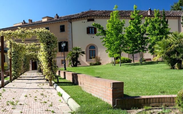 Casciana Apartments
