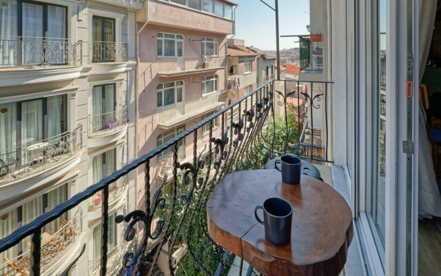 Cozy Central Apt 1BR near Galataport