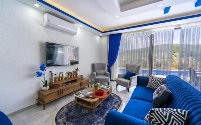 Luxury Villa With Jacuzzi in Kas