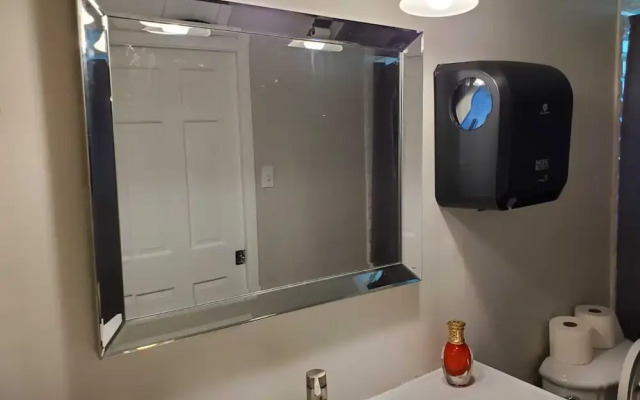 Colline-Single Room- Self Check-In