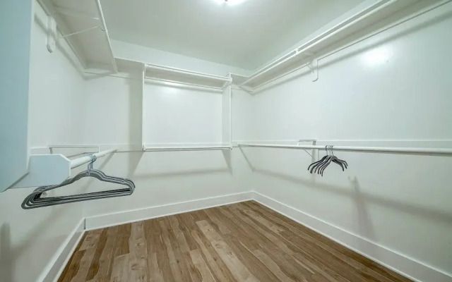 1185 Tamarack 4 Bedroom Home by RedAwning