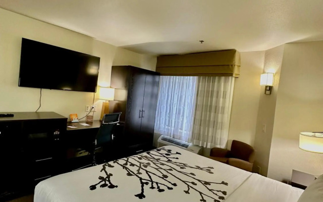 Sleep Inn & Suites Tulsa Central I-44