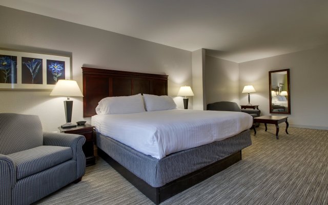 Holiday Inn Express Hotel & Suites Middleboro Raynham, an IHG Hotel