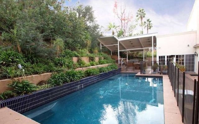 Hollywood Hills Upscale