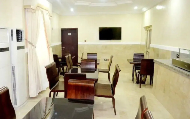 Clase Alta Hotel and Suites Limited