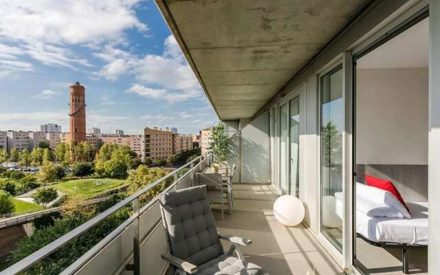 Stylish 2bed/2bath With Swimming Pool