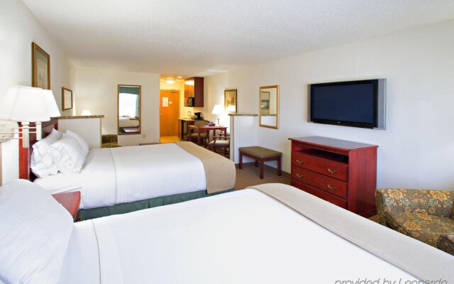 Holiday Inn Express Hotel & Suites Selma, an IHG Hotel