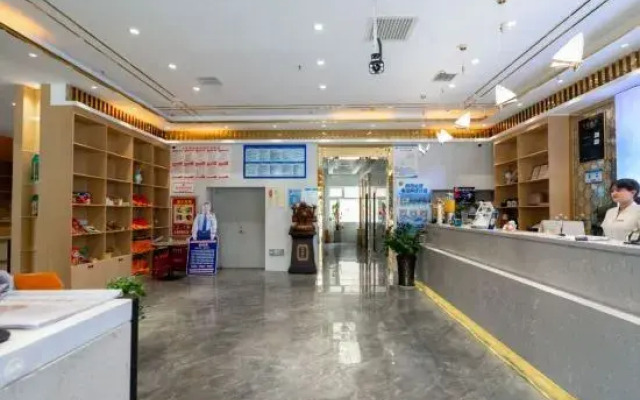 Golden Sunshine Hotel (Kuqa No.2 Middle School)