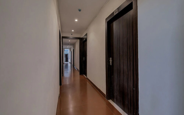 OYO 8976 Hotel Park Street 2