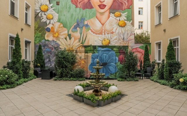 Secret Garden Apartment by Renters