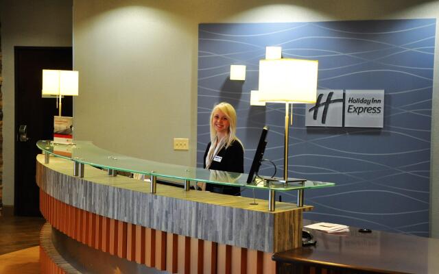 Holiday Inn Express & Suites Perry-National Fairground Area #34 by IHG