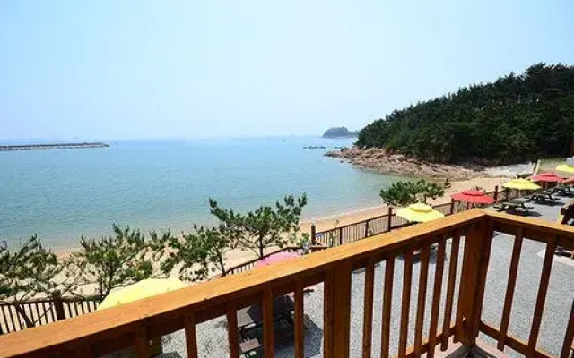 Mongsanpo Sound of Sea Wave Pension