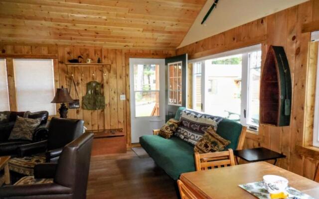 Knotty Pine- White Pine