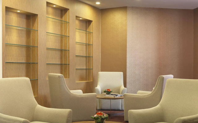 Sama-Sama Express KLIA Terminal 2 - Airside Transit Hotel