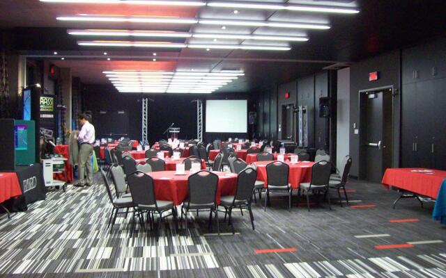 Grand Times Hotel Sherbrooke