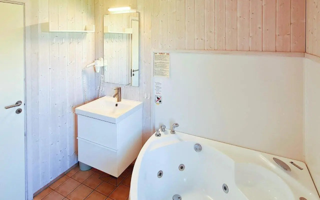 Two-Bedroom Holiday home in Grömitz 2