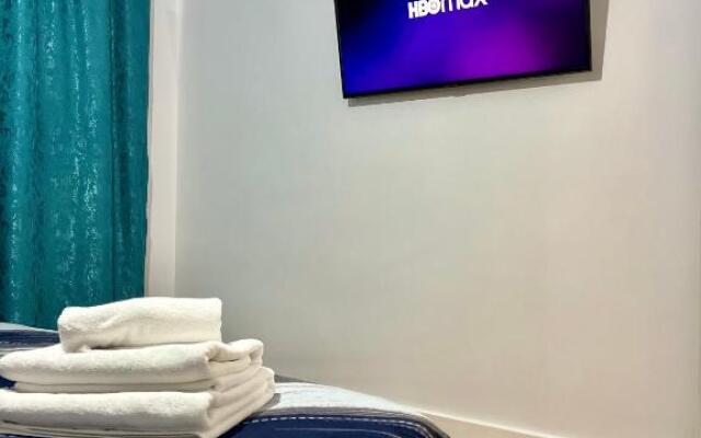 Alexander Cozy Apartment FREE PRIVATE PARKING