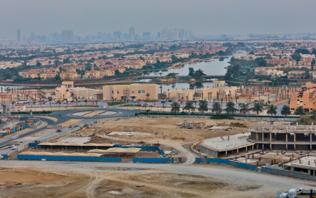 Iconic Apartment with Balcony