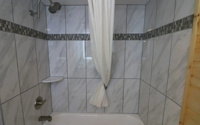 Howard Johnson by Wyndham Downtown Gatlinburg