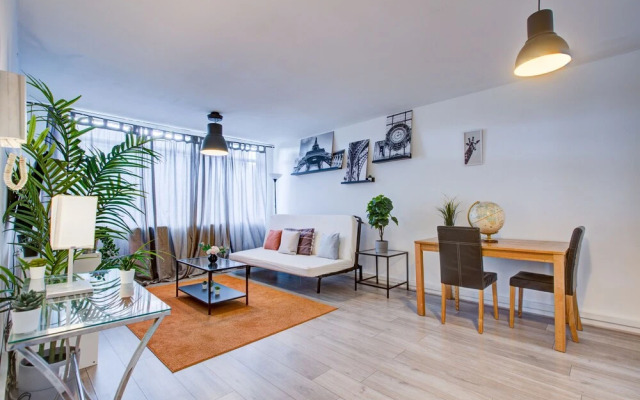 Kilburn Private Family Apartment