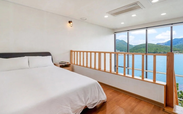 Ara Pool Villa Pension