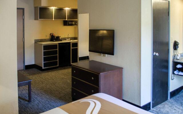 Quality Inn & Suites at Airport Blvd I-65