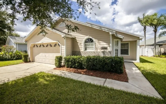 Peaceful Indian Ridge Oaks 4 Bedroom Home by Redawning