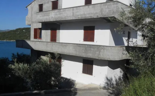 Apartments Adrialuka