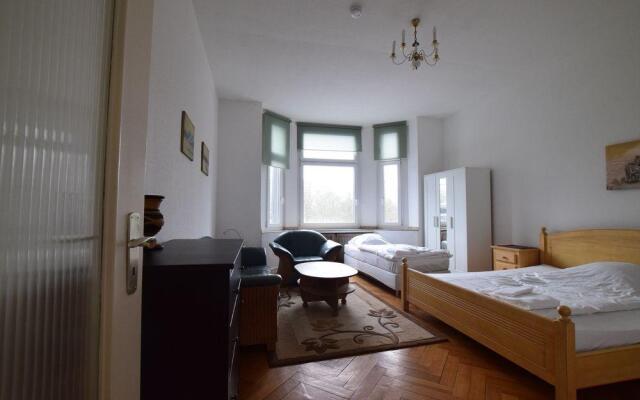 Tolstov-Hotels Large 3,5 Room Apartment