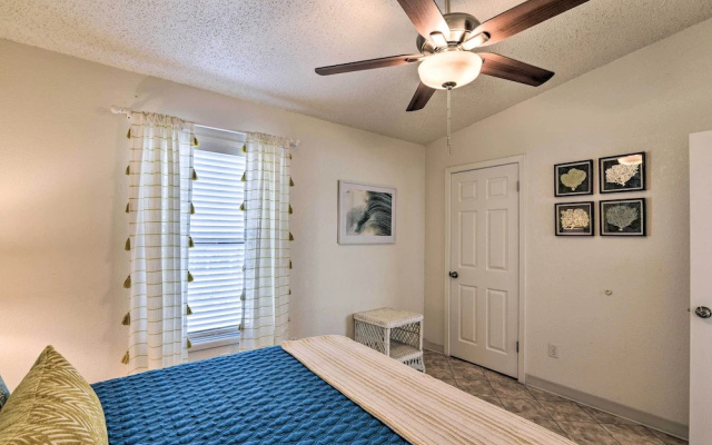 Galveston Beachfront House w/ Deck & Ocean Views!