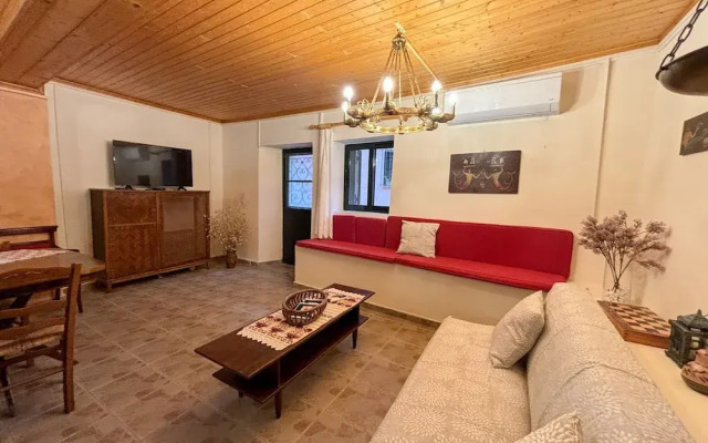 Kansoneta-traditional Mansion in Gastouri Village