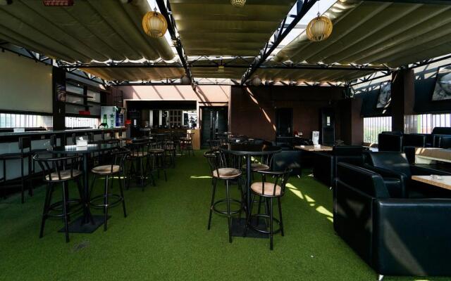 Maumu Hotel & Lounge