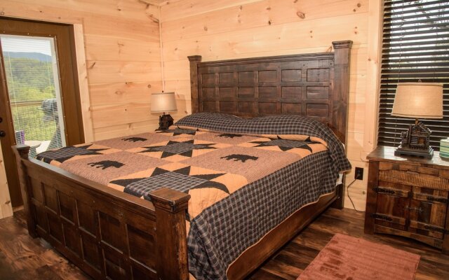 Copper Fox 3 Bedroom Cabin