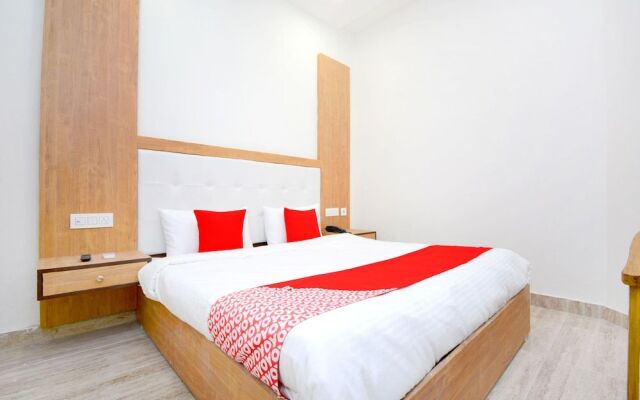 Oyo 39569 Hotel Lazeeno