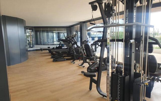 Espectacular bajo con jardín en 1ª línea de playa