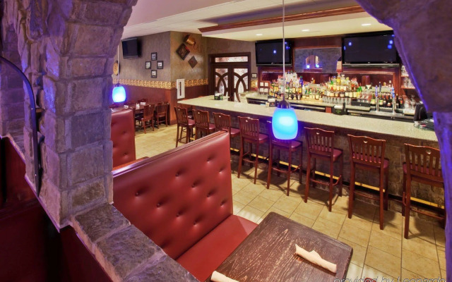 Holiday Inn Quincy East by IHG