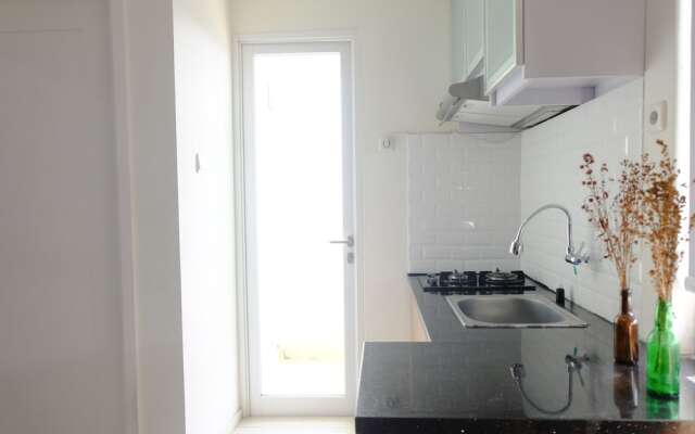 Modern Look 2Br At Apartment Parahyangan Residence