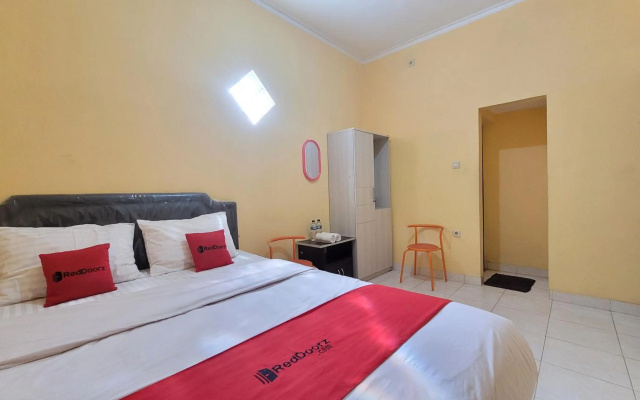 Hotel O near Ahmad Dahlan University formerly Endrayanti Inn – Guest Rooms – Yogyakarta