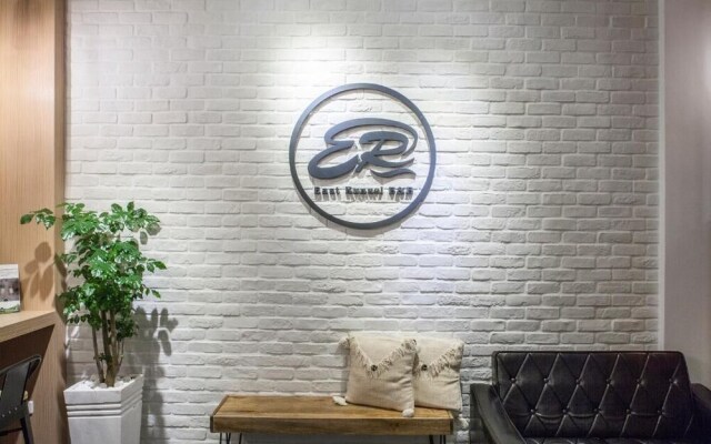 East Runnel Villa - Young