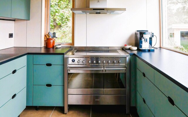 Amazing Home in Farsund With Wifi and 5 Bedrooms