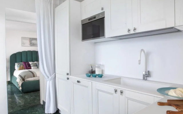 JJ Capri in Capri With 2 Bedrooms and 2 Bathrooms